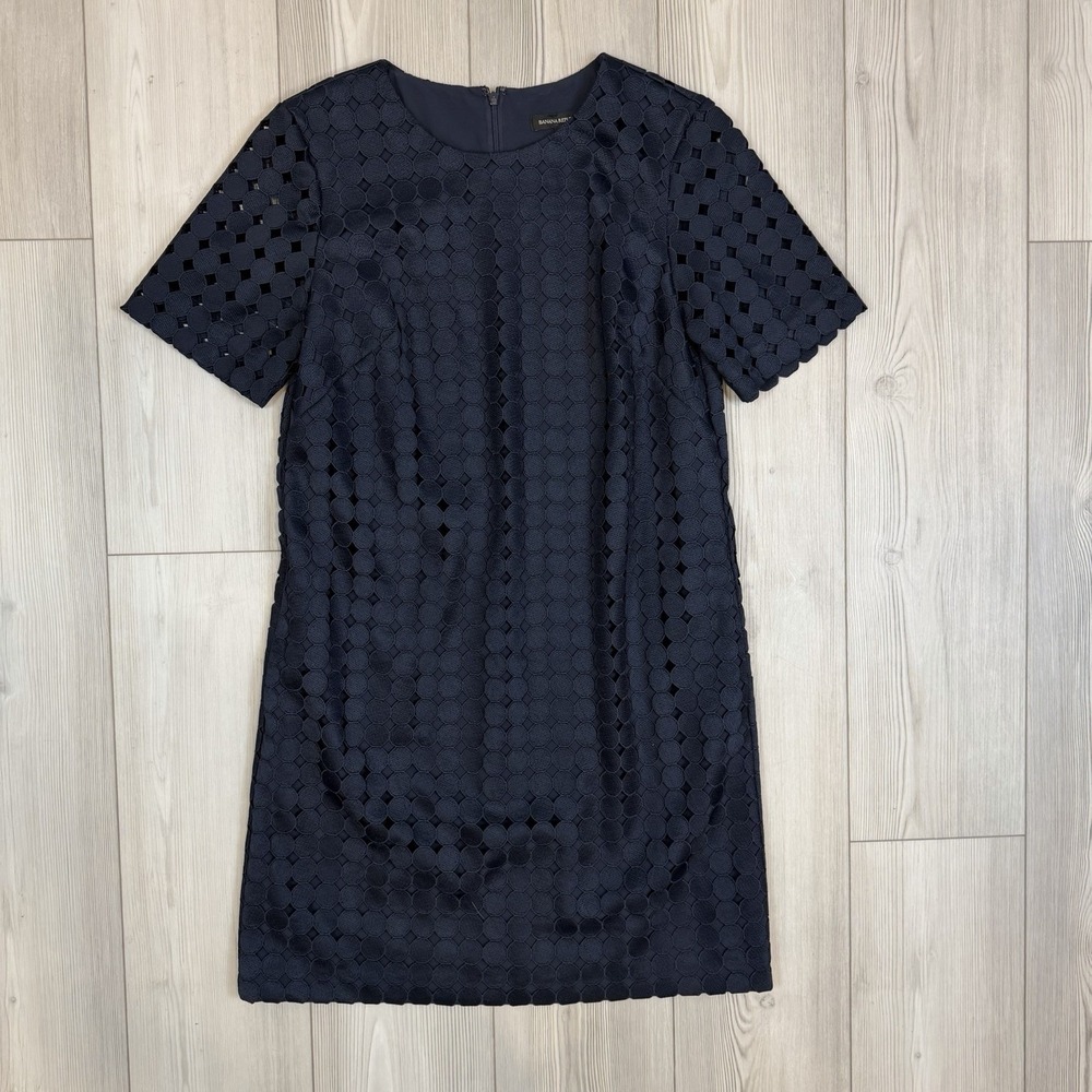 Banana Republic Eyelet Shift Dress Navy‎ Blue Size 12 Sheath Dress Style 267615